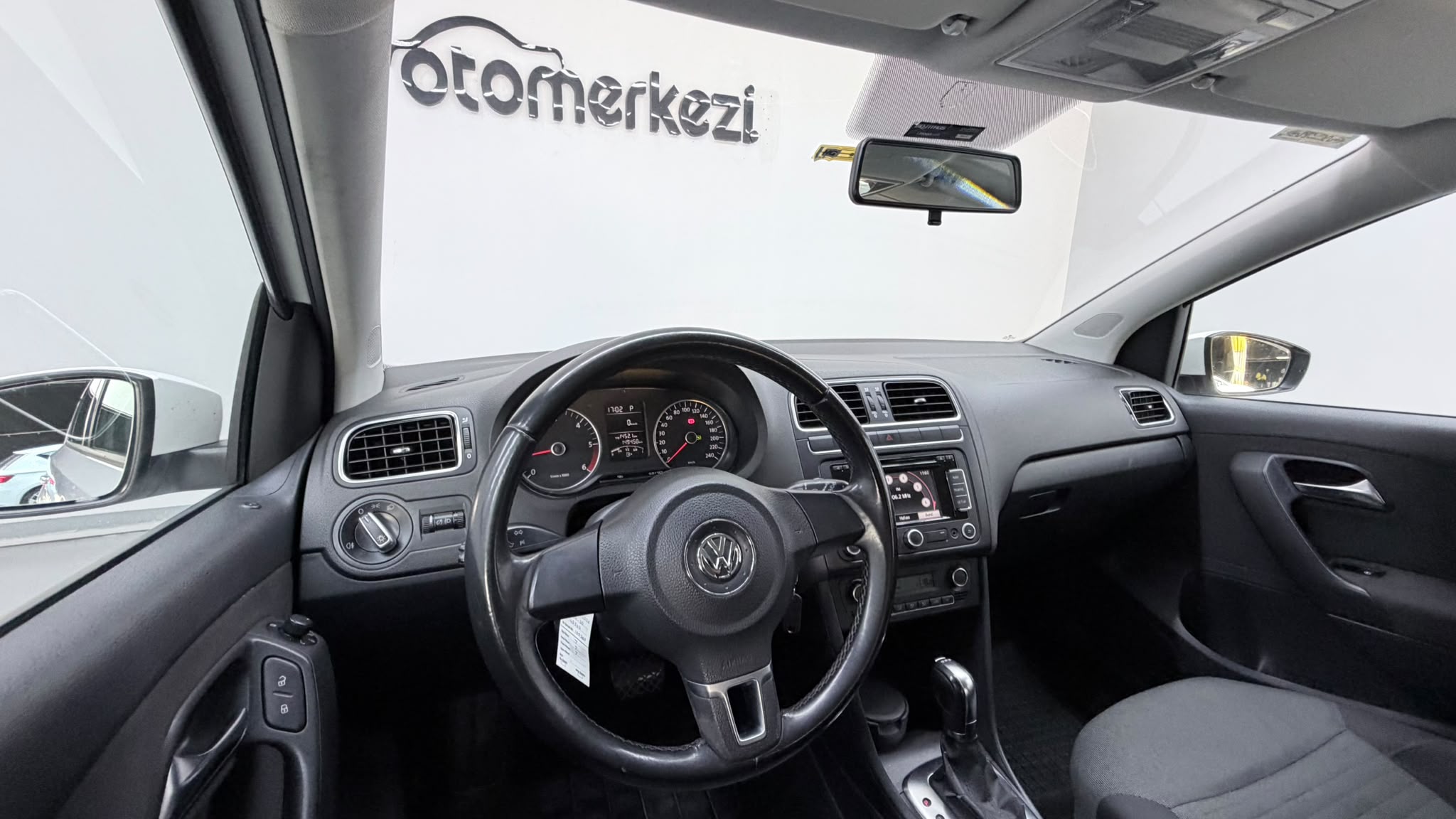 VOLKSWAGEN POLO 15